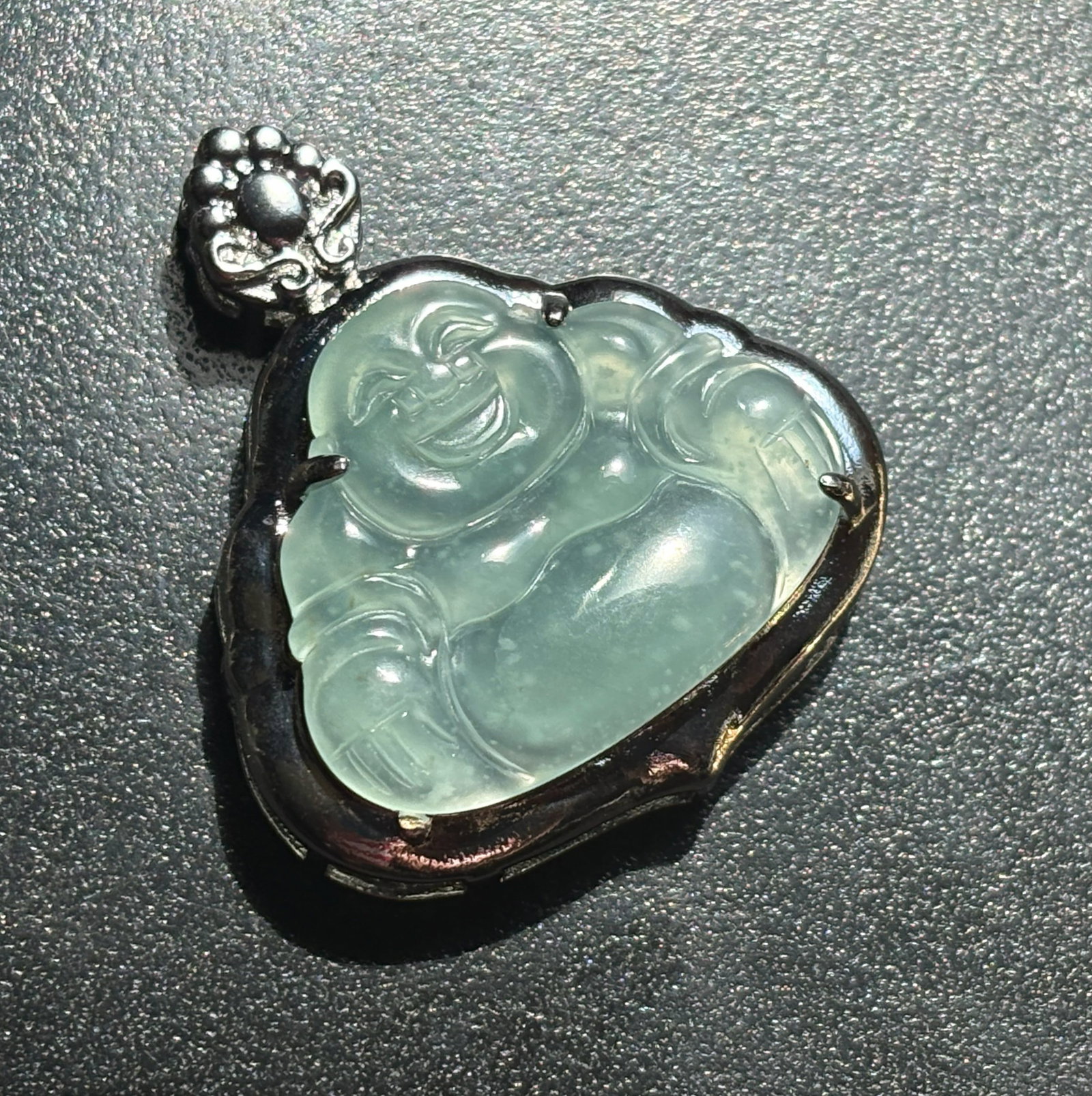Vintage Jadeite Buddha Pendant: Vintage Jadeite Buddha Pendant, Size: 1.3" x 1.25"
