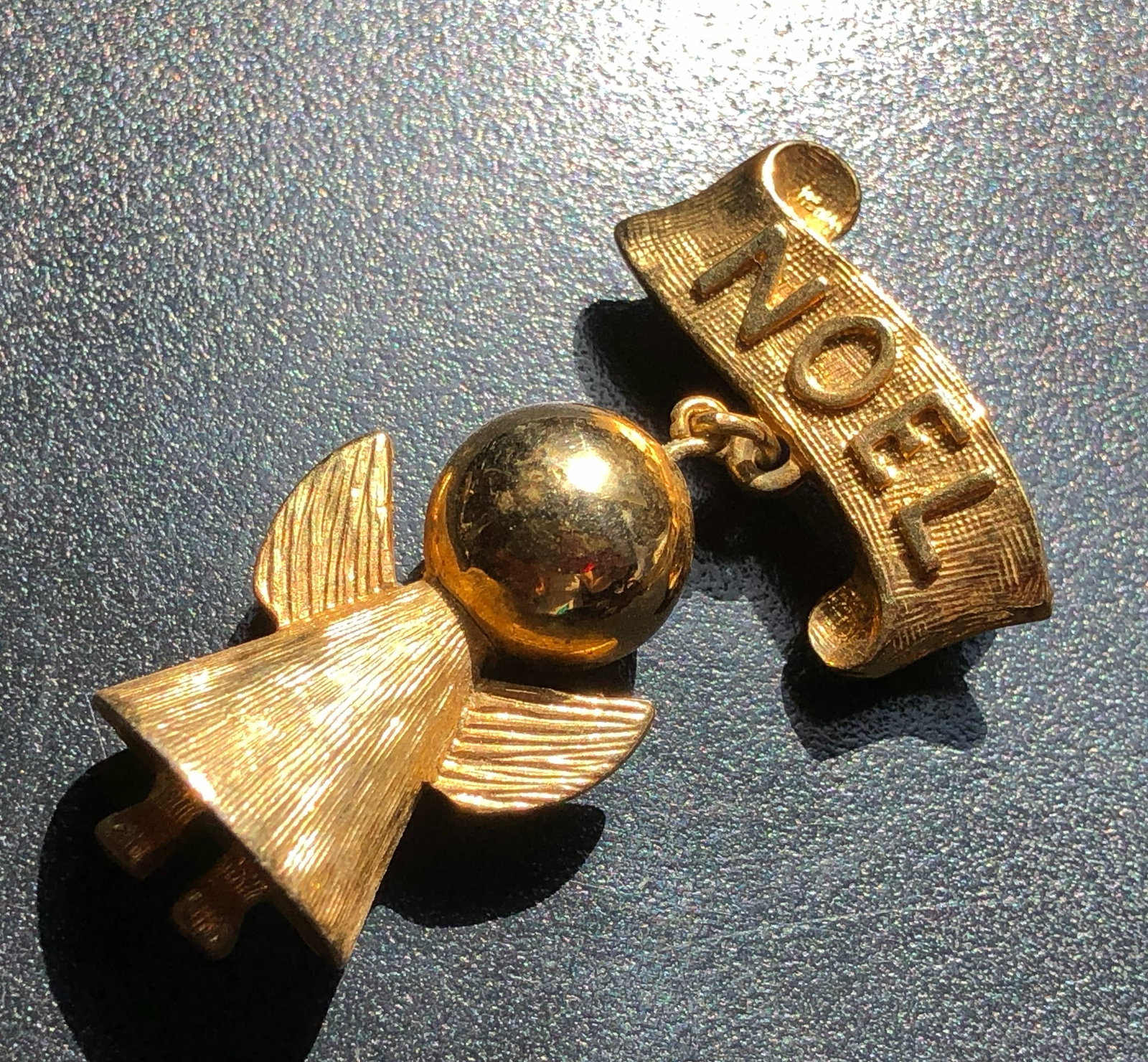Vintage Gold Plated Brooch Pin: Vintage Gold Plated Brooch Pin
