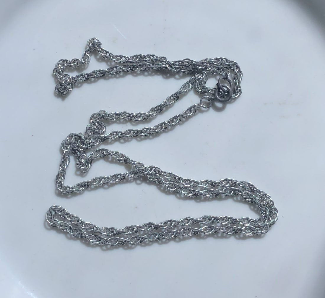 Vintage Silver Necklace: Vintage Silver Necklace