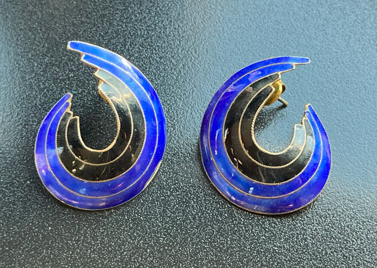 Pair of Silver Earrings: Pair of Silver Earrings
