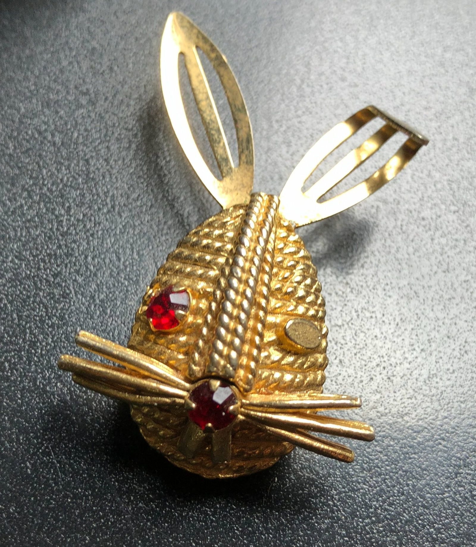 Vintage Brooch Pin: Vintage Brooch Pin