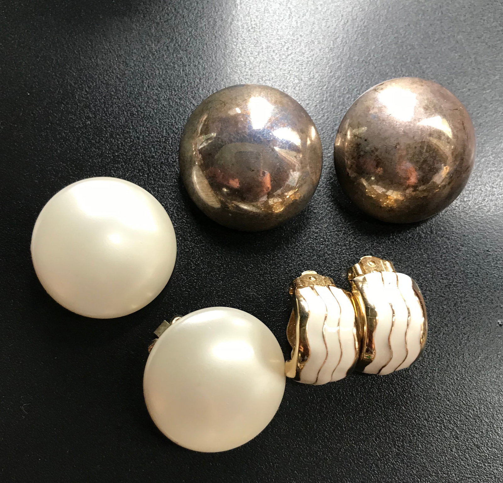 Group of earrings