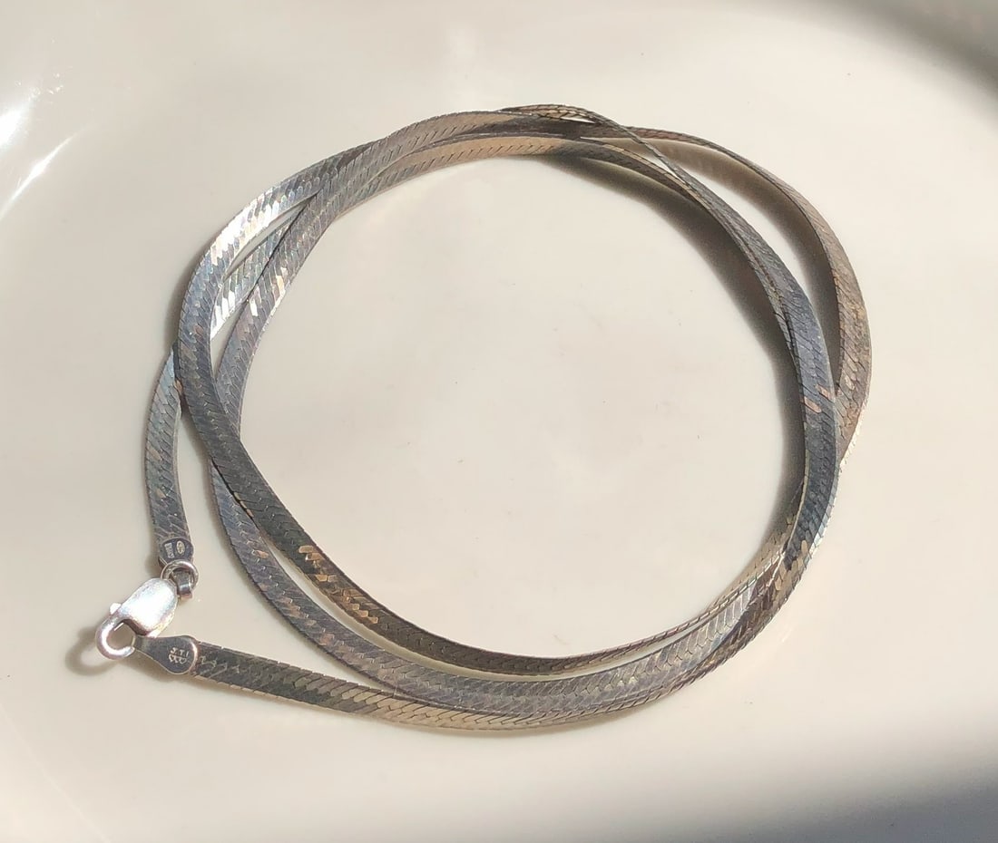 Vintage silver Necklace: Vintage silver Necklace, weight 14.5g