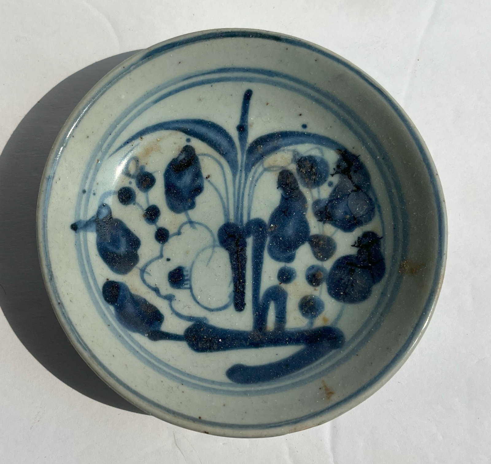 Antique Blue and White Dish: Antique Blue and White Dish, Size: 5"