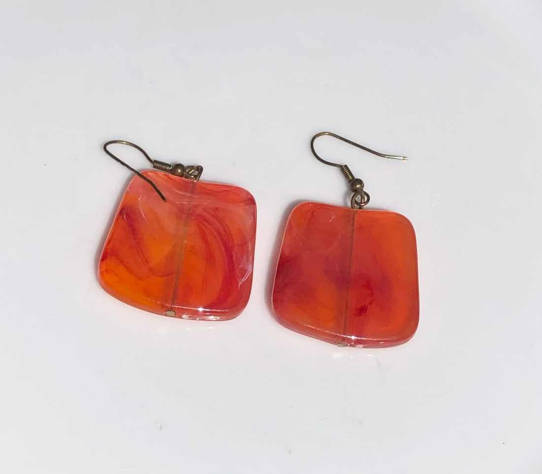 Pair of Earrings: Pair of Earrings