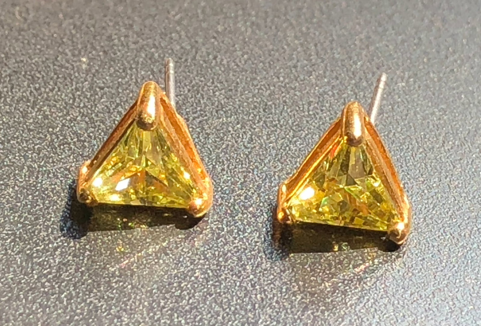 Elegant triangular yellow gemstone earrings set in a gold-tone setting (1 of 3)
