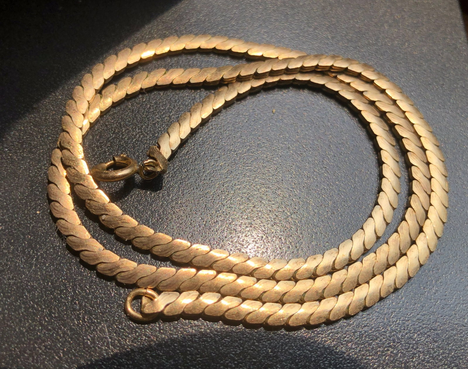 Elegant gold filled chain necklace with a classic design: Elegant gold filled chain necklace with a classic design