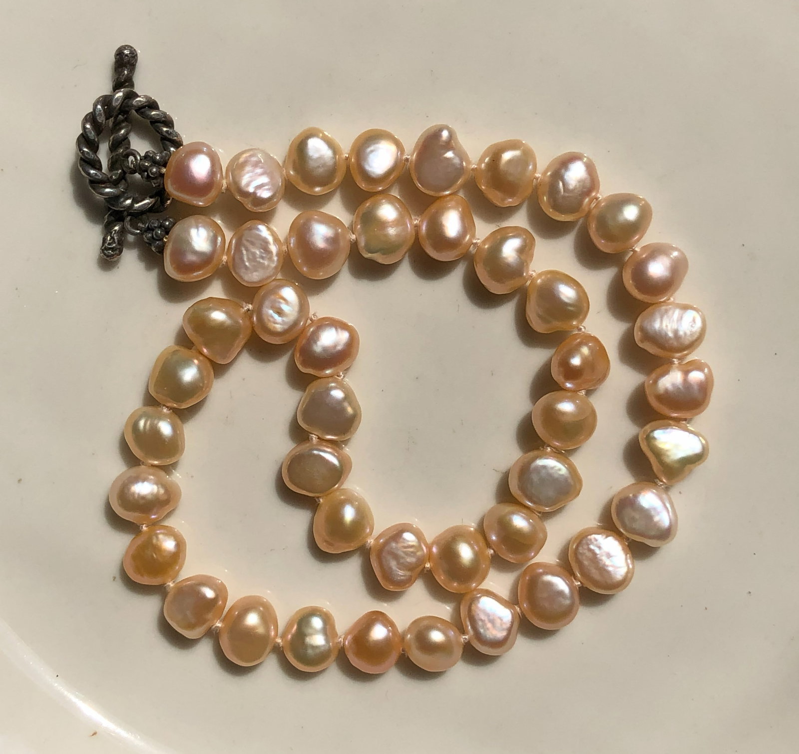 Vintage Pearl Necklace with Silver Clasp: Vintage Pearl Necklace with Silver Clasp