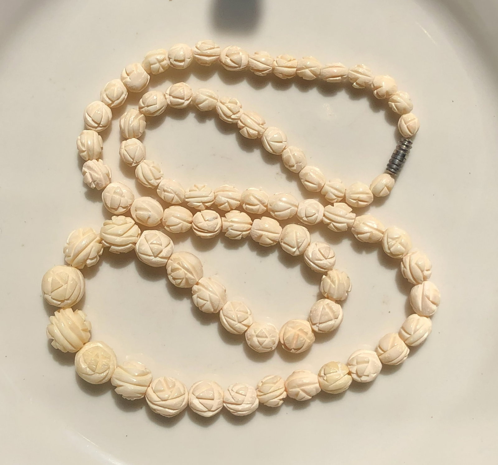 Vintage Carved Necklace: Vintage Carved Necklace