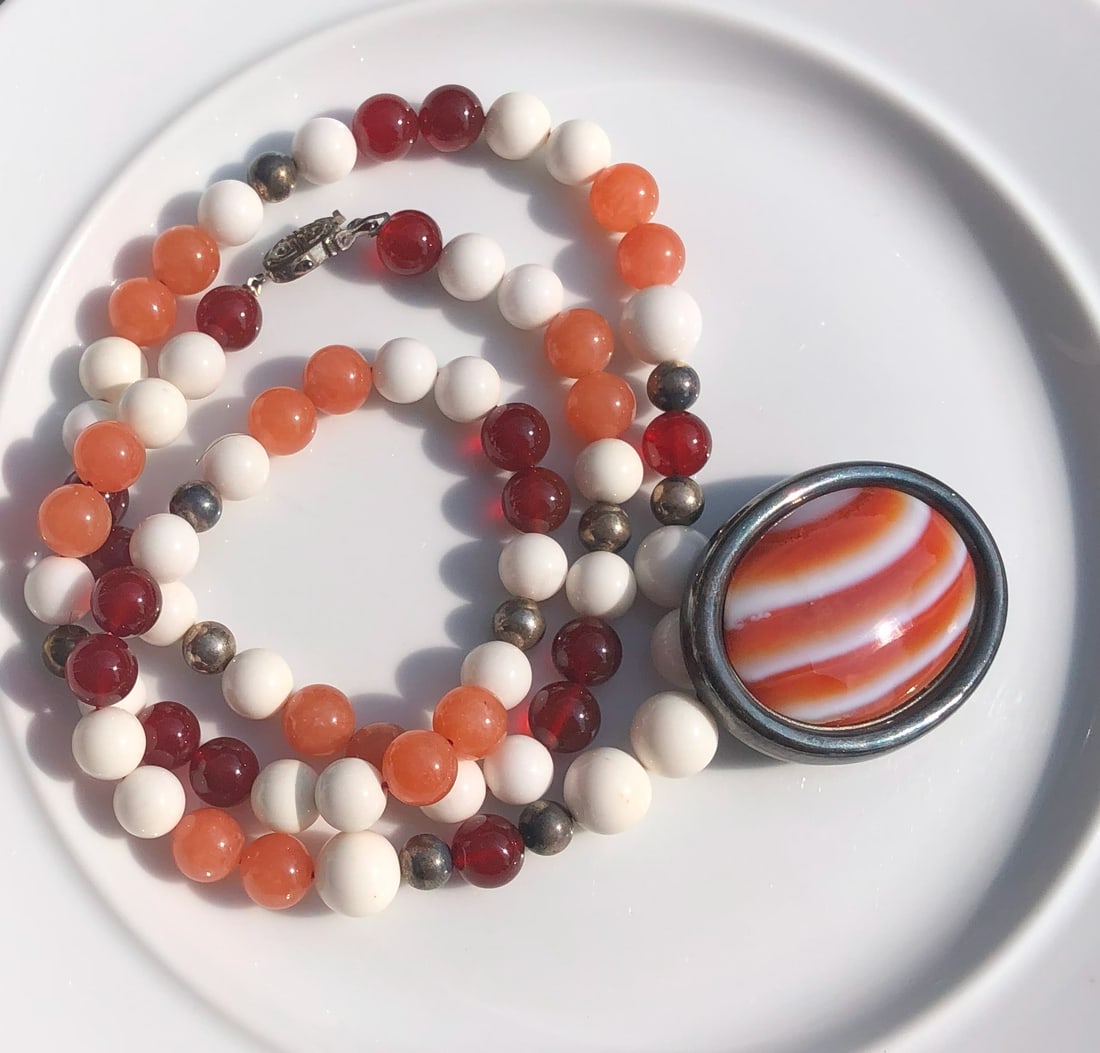 Vintage Carved Agate Necklace (1 of 3)