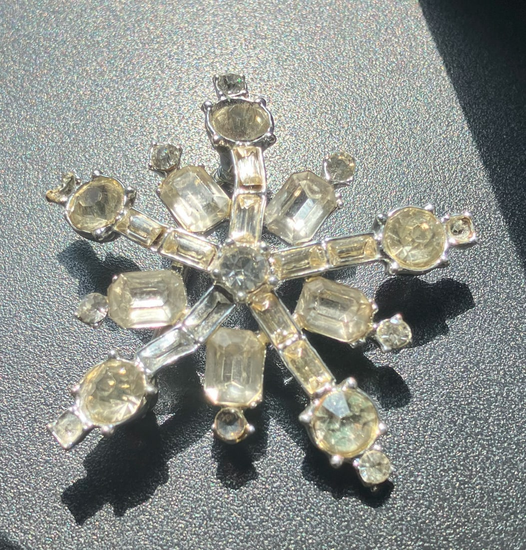 Vintage Brooch Pin