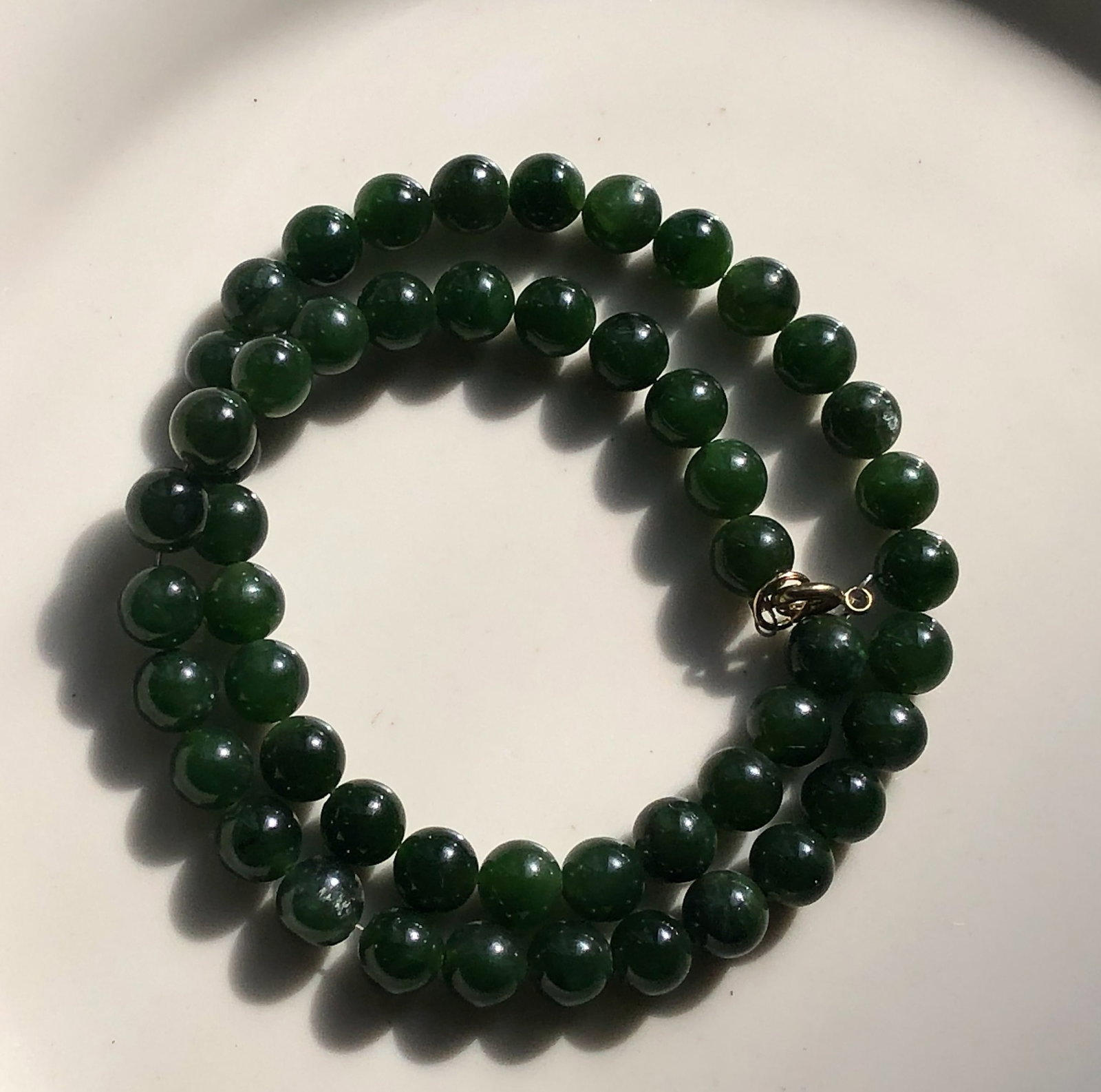 Vintage Green Jade Necklace: Vintage Green Jade Necklace, Length: 17"