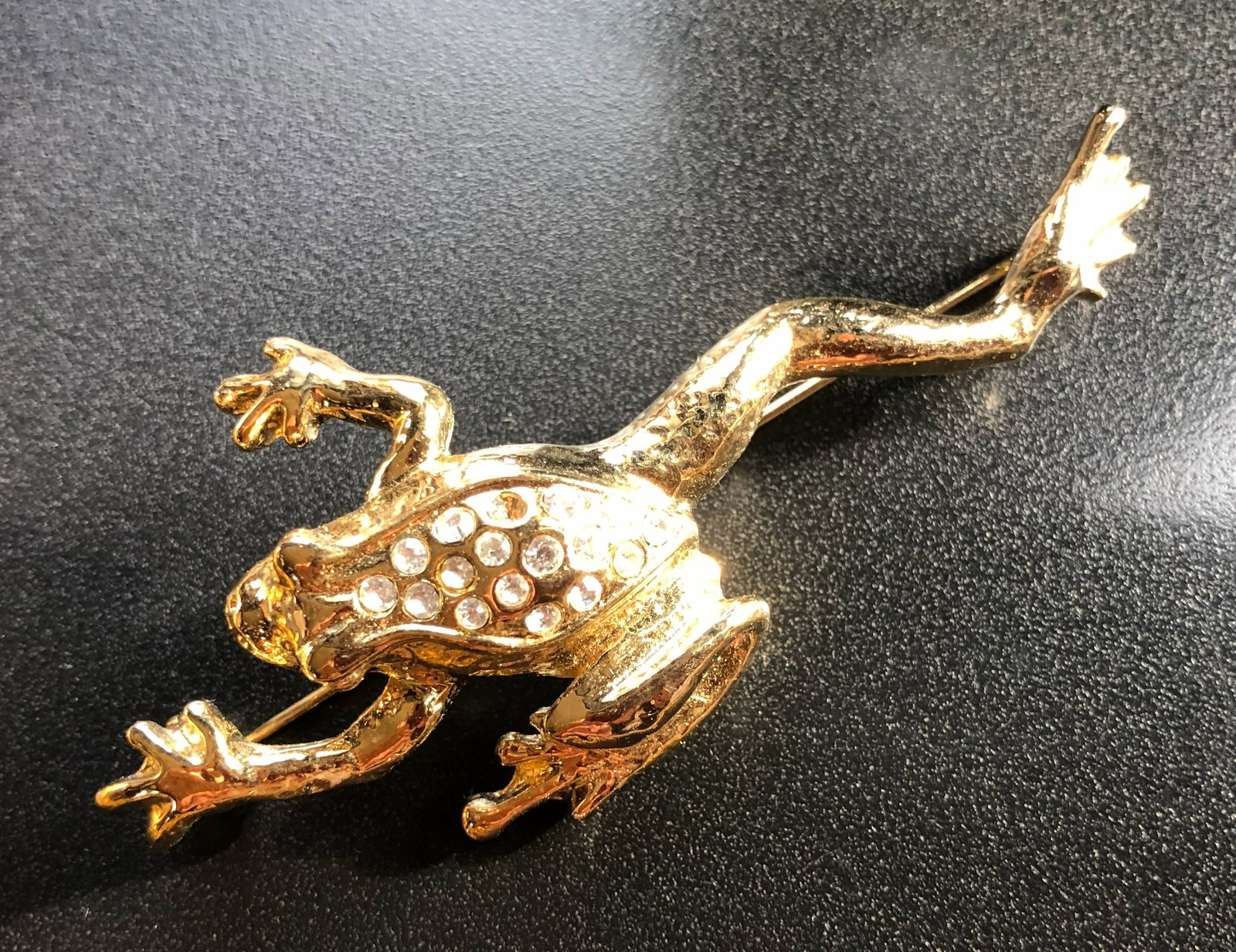 Vintage Brooch Pin: Vintage Brooch Pin, Size: 3"