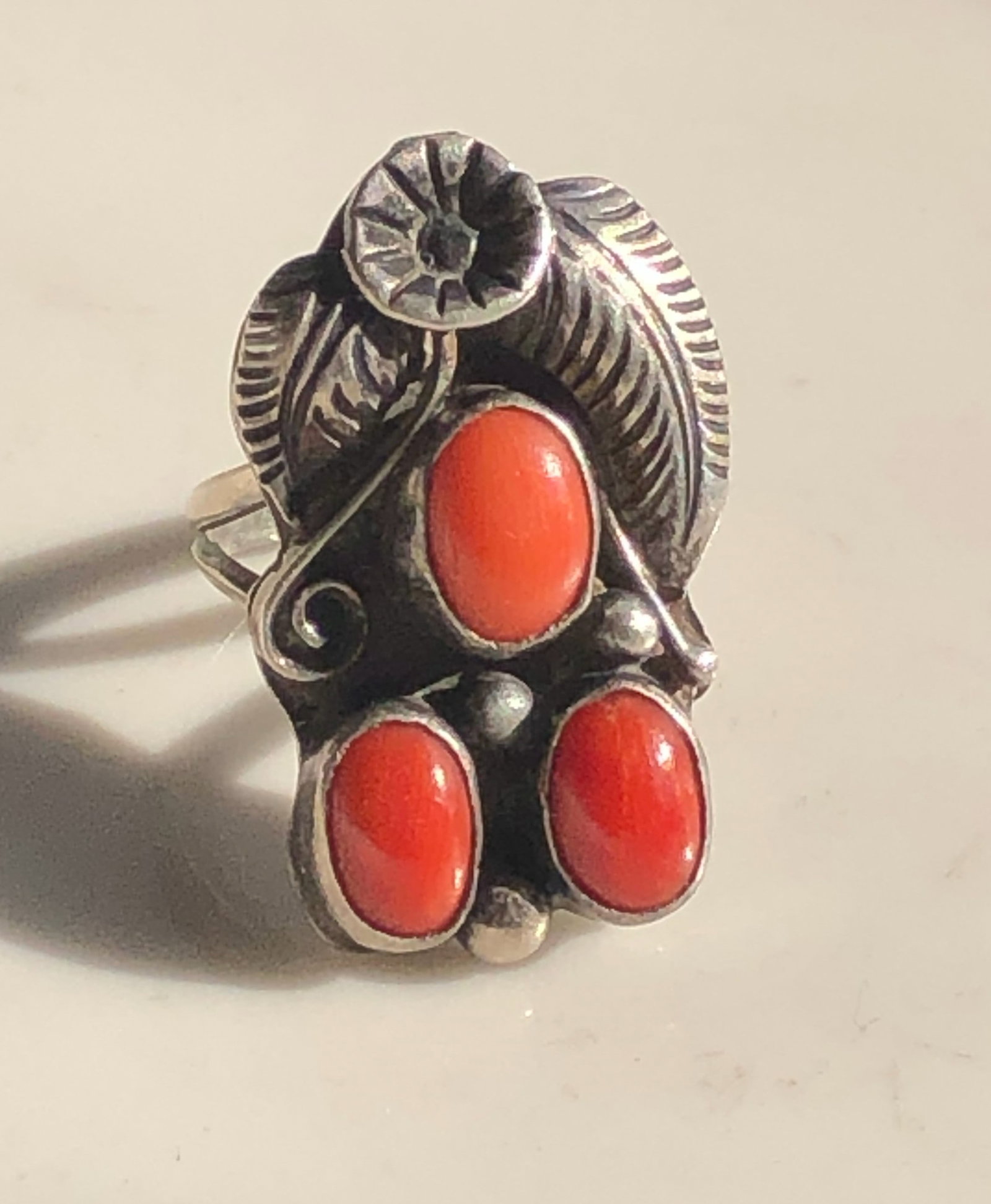 Vintage Coral Silver Ring: Vintage Coral Silver Ring, Size: 6