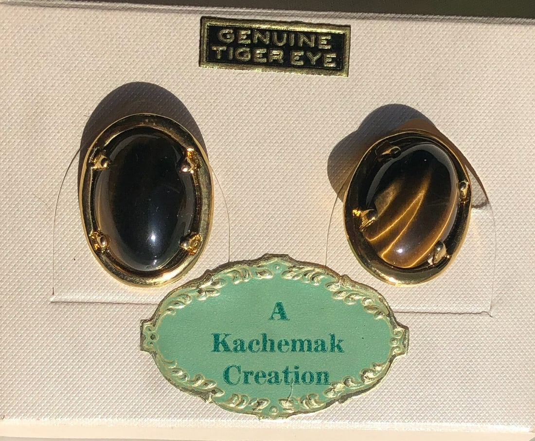 Pair of Cat's Eye Cuff Links: Pair of Cat's Eye Cuff Links