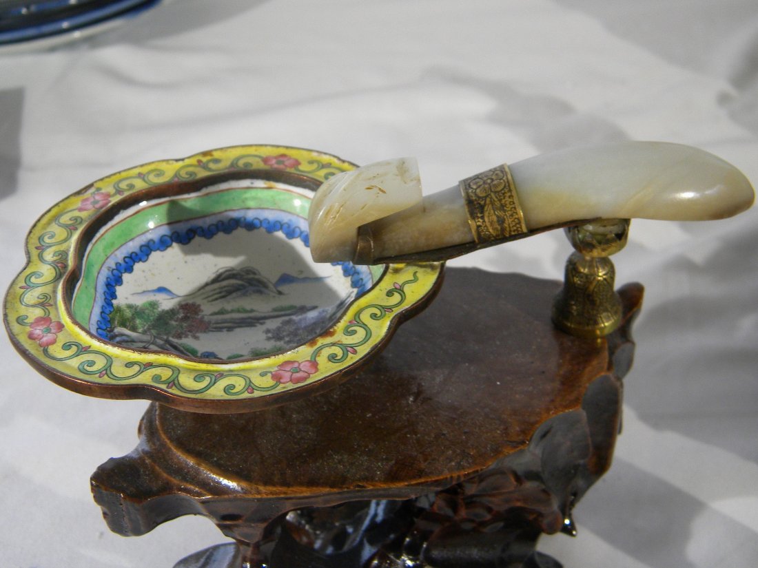 CHINESE EXPORT ENAMEL BOWL W.NEPHRITE JADE HANDLE: Antique Chinese Export Enamel Bowl with Nephrite Hetian Jade Belt Hook Handle, dated late Qing or republic period. Chinese Canton enamel lobed bowl with a jade belt-hook handle, very late 19th century