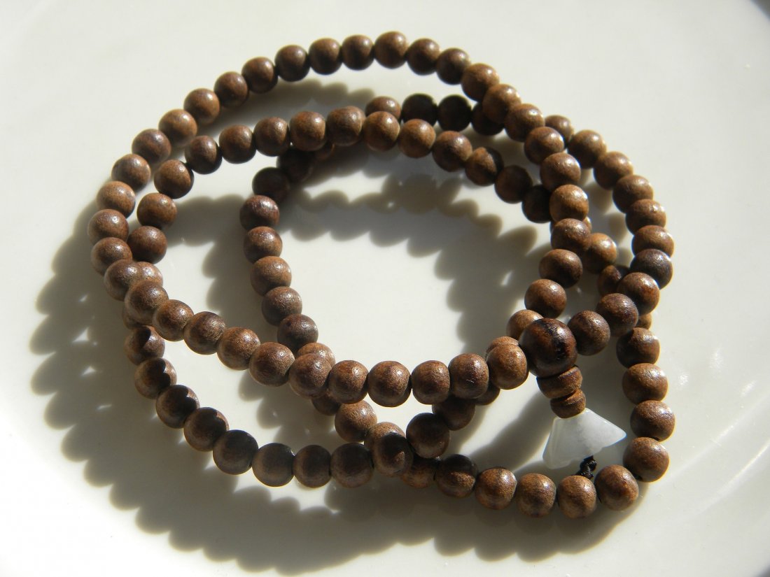 CHINESE 108 BUDDHIST PRAYER HUANGHUALI BEADS WITH JADE: CHINESE 108 HUANGHUALI BUDDHIST PRAYER BEADS WITH JADE TOP, LENGTH 34"