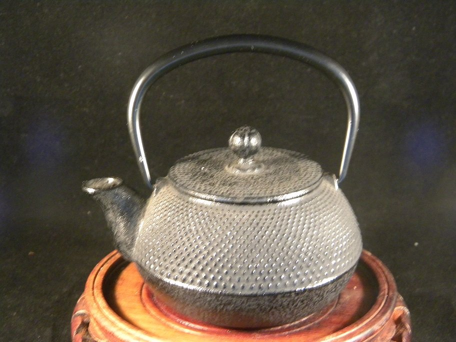 JAPANESE IRON TEAPOT: JAPANESE IRON TEAPOT, SIZE: W: 5", H: 3, with marking on this teapot