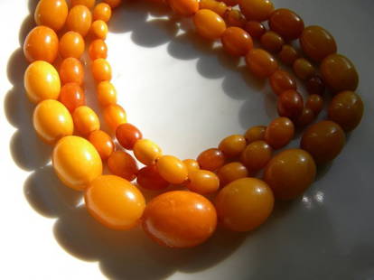 ANTIQUE CHINESE BUTTER SCOTCH AMBER NECKLACE-No 2: ANTIQUE CHINESE BUTTER SCOTCH AMBER NECKLACE-No 2, weight 42.3g