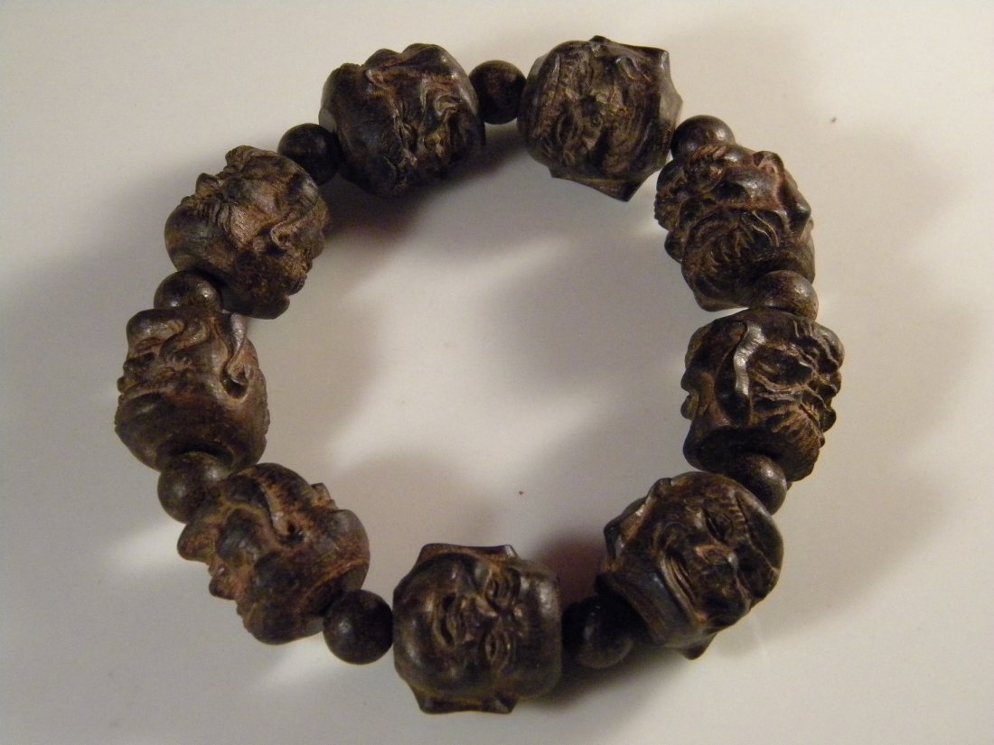 ANTIQUE CHINESE ROSEWOOD CHEN XIANG BRACELET BUDDHA'S: ANTIQUE CHINESE ROSEWOOD CHEN XIANG BRACELET BUDDHA'S HEAD, SIZE OF EACH BEAD 16mm, CARVED BUDDHA'S FACE IN TWO FACES