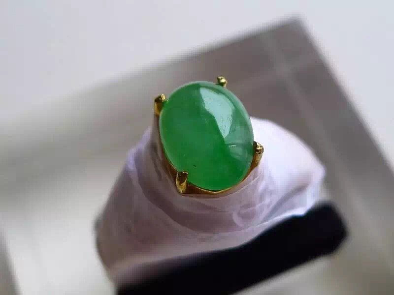 18K Gold Pale Green Jadeite Ring (1 of 3)