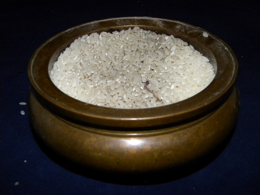 Antique Chinese Incense Burner marked Xuande (1 of 5)