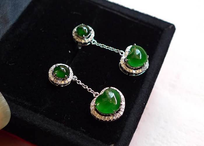 GIA Certified GREEN JADE 18K WHITE GOLD DIAMOND EARRING (1 of 3)