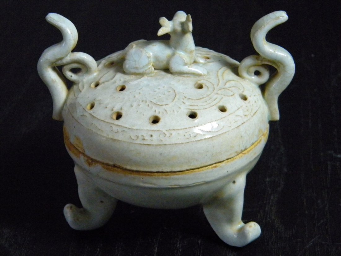 Antique Chinese Song Or Yuan Incense Burner: Antique Chinese Song Or Yuan Dynasty incense burner, size of the vase 4.5" x 4"