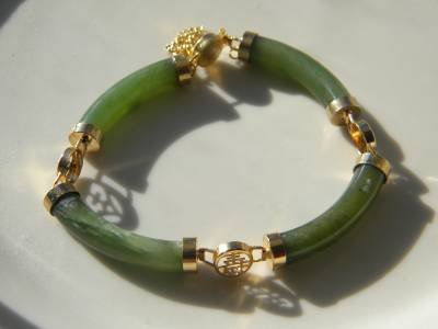 VINTAGE GREEN NEPHRITE HETIAN JADE BRACELET (1 of 1)