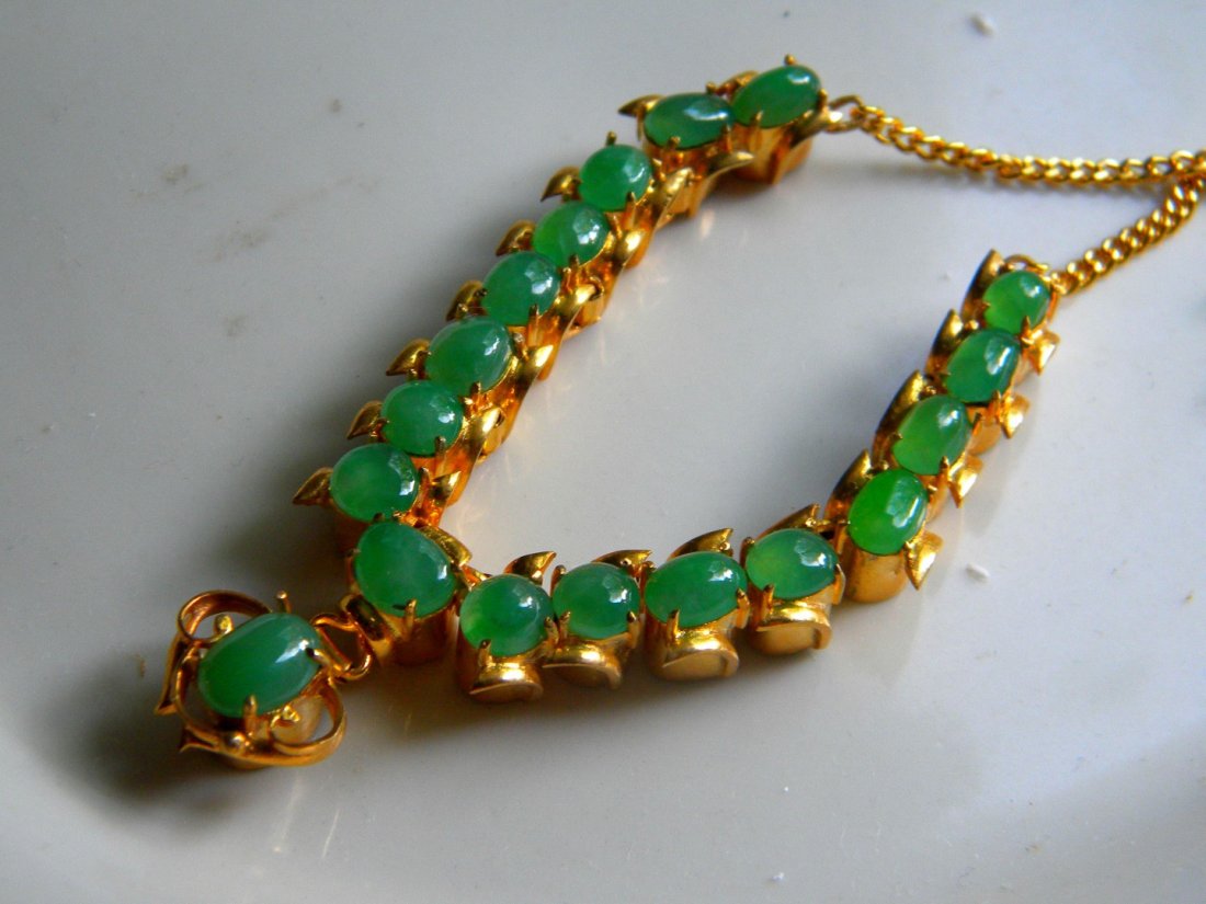 GIA certified Icy Green Necklace (1 of 5)