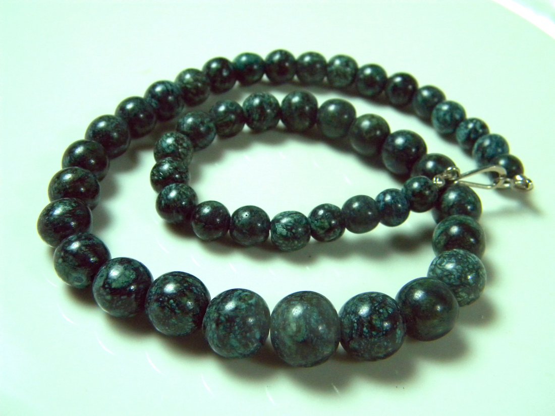 Native American Turquoise Round Bead Necklace: Native American Turquoise Round Bead Necklace, total weight 76.7g