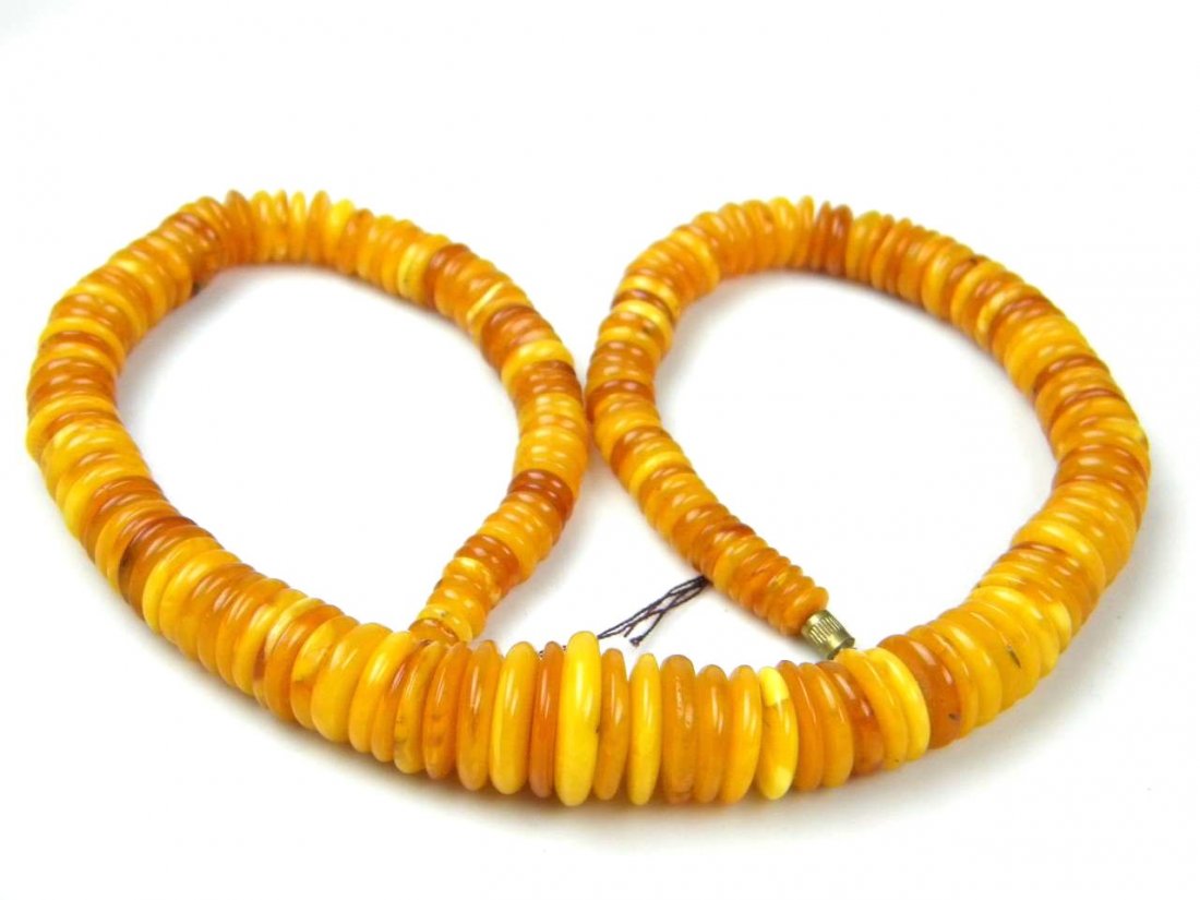 ANTIQUE BUTTERSCOTCH AMBER NECKLACE (1 of 3)