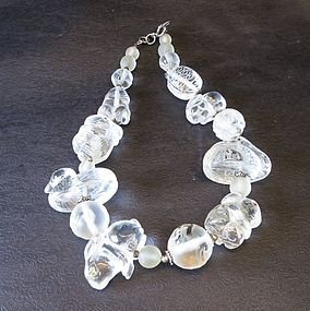large nature carved crystal Rabbit duck turtle frog ne: Beautiful large nature carved crystal 4 Rabbits, 1 duck swan, turtle frog necklace, 1 Chinese " Shui", (long life ) bead. some rabbits eyes are color enhanced. size of each bead is between 0.5 inches 