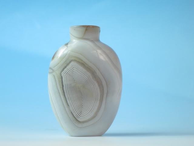 antique agate snuff bottle with locking stopper (1 of 4)