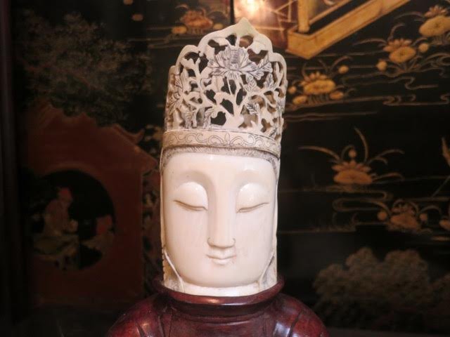Carved ox bone lamp base of Guangying: 11" x 7"