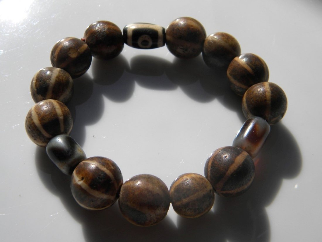 Antique Tibet Dzi bead and Clay Beads Bracelet (1 of 3)