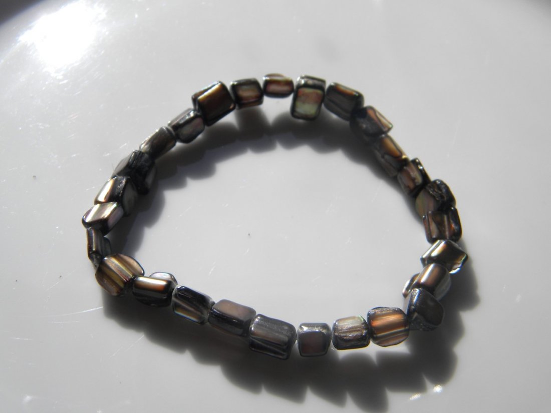 Antique Shell Bracelet (1 of 2)