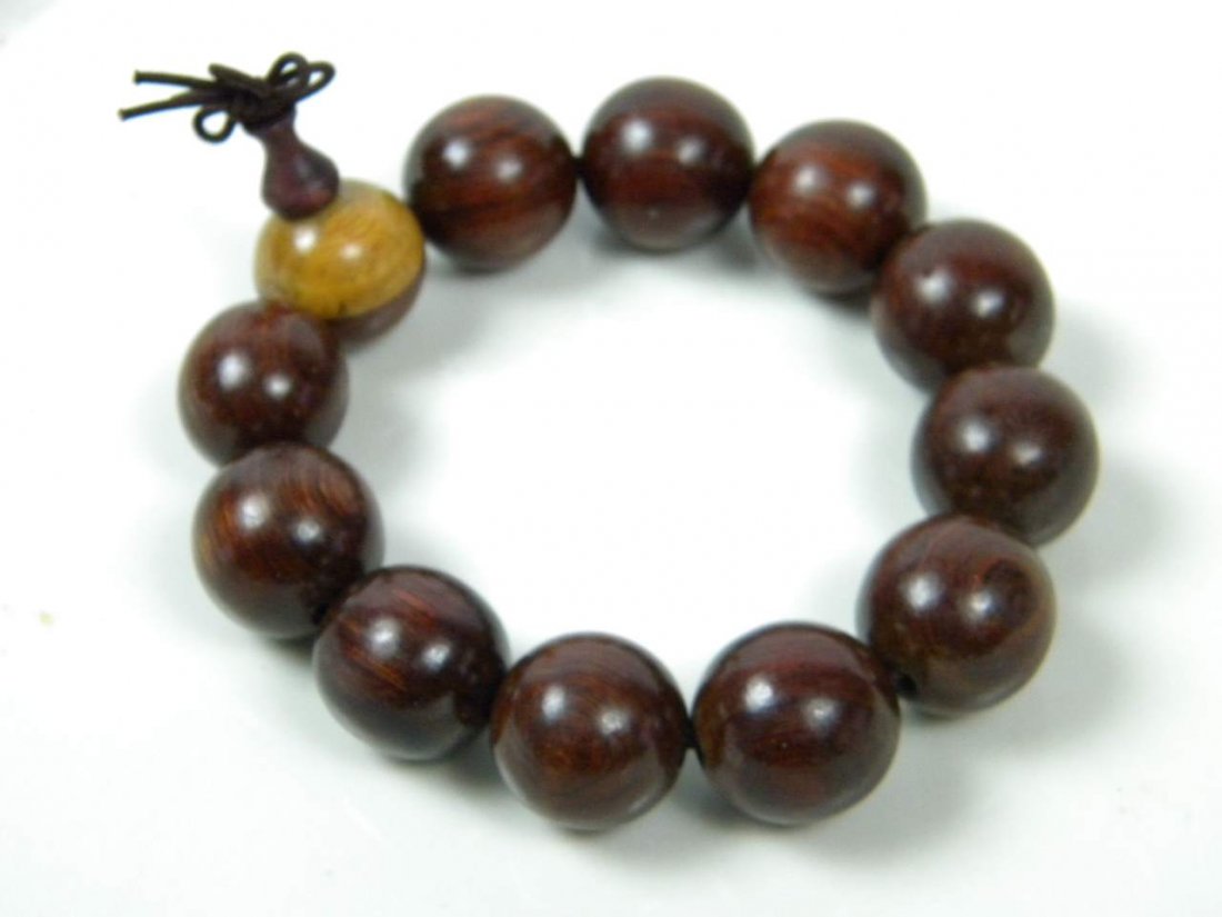 CHINESE BUDDAH RED PRAYER BEADS BRACELET (1 of 3)