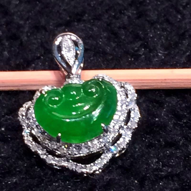 18K gold diamond natural green jadeite Ruyi Pendant (1 of 2)