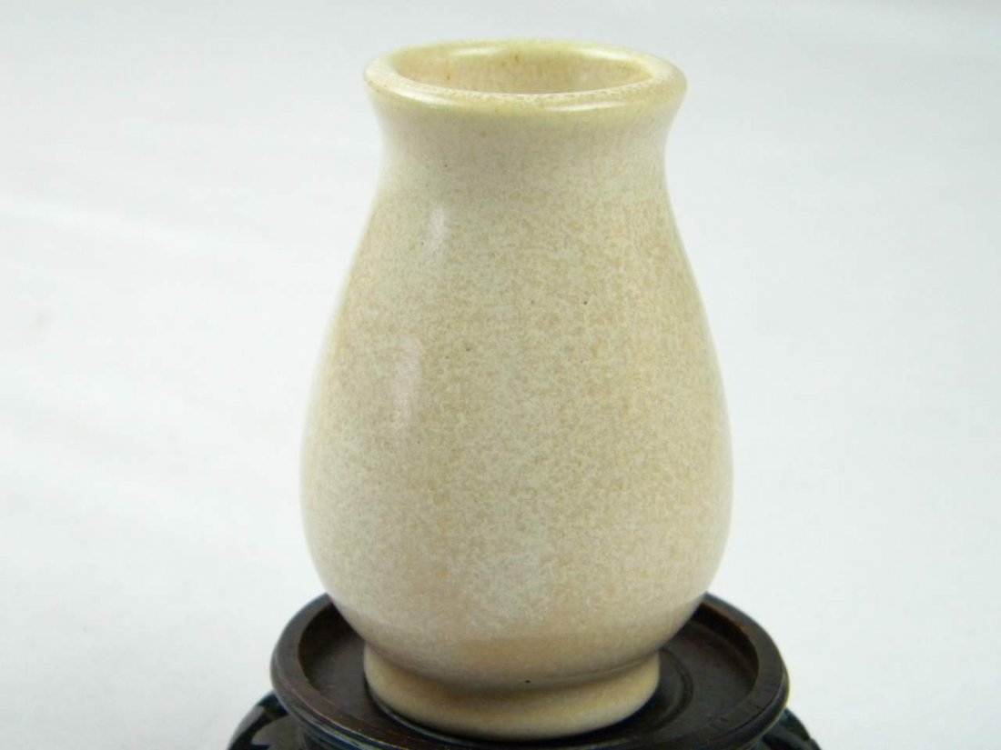 ANTIQUE CHINESE PINK GLAZED VASE (1 of 3)