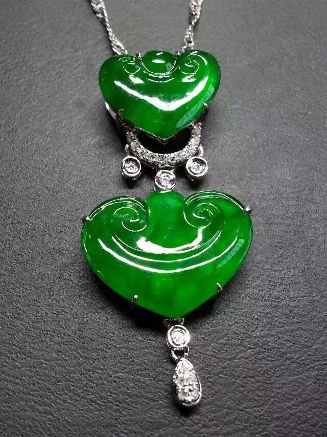 18K Gold Diamond Green Jadeite Ruyi Pendant (1 of 4)