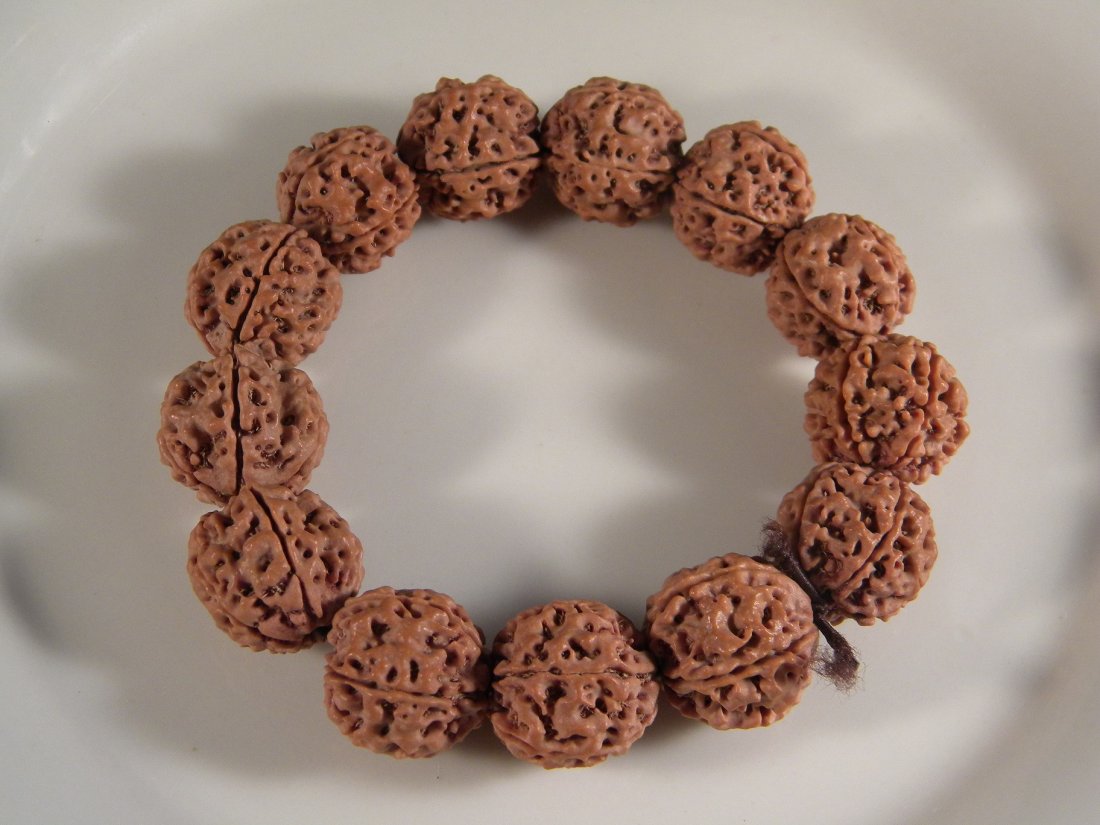 VINTAGE CHINESE BUDDHIST PRAYER MALA RUDRAKSH BEADS: VINTAGE CHINESE BUDDHIST PRAYER MALA RUDRAKSH BEADS, BEAD SIZE 20mm, 13 BEADS