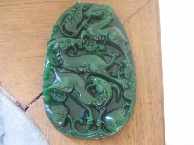 Large Chinese carved jade pendant. (1 of 3)