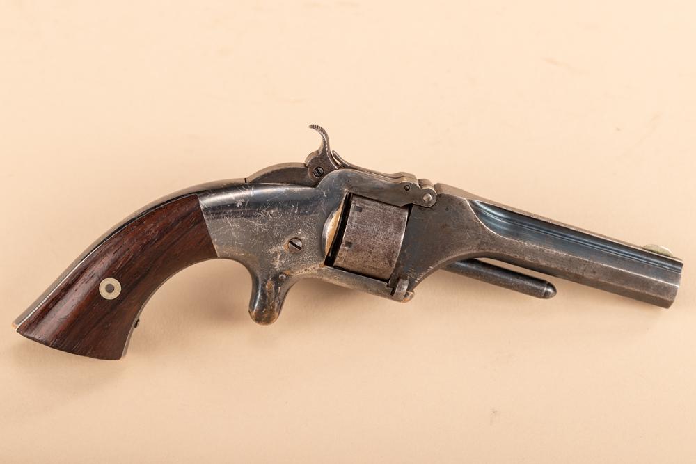 Fine antique Smith & Wesson, Model No.1, seven shot: Fine antique Smith & Wesson, Model No.1, seven shot Vest Revolver, .22 Short RIMFIRE caliber, SN 8160, manufactured between 1851-1881, 3" blue barrel, with silver over brass frame, 1st issue, 6th vari