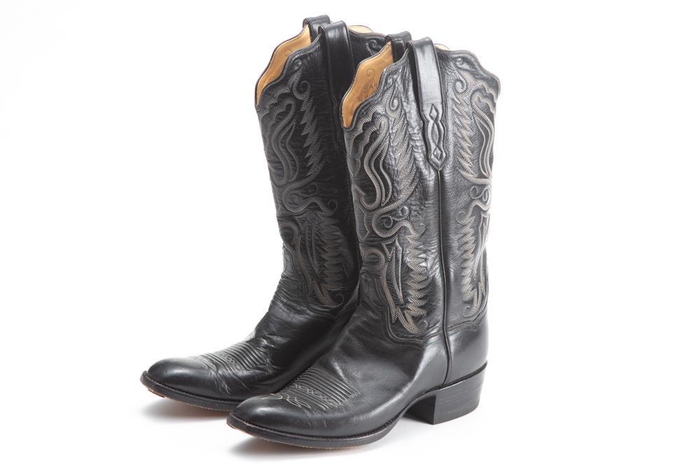 Pair of fancy calf skin Boots, black with fancy: Pair of fancy calf skin Boots, black with fancy stitched 11" tops, size 9. Very good condition.