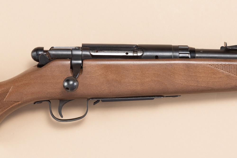 Savage Model 842 Bolt Action Rifle, .30/30 caliber, SN B760171, blue finish, 22" barrel, 1-piece: Savage Model 842 Bolt Action Rifle, .30/30 caliber, SN B760171, blue finish, 22" barrel, 1-piece wooden stock with checkering, appears to be unfired. (MODERN)