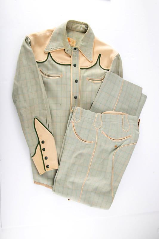 THE FOLLOWING FOUR LOTS ARE CLOTHES MADE BY NATHAN TURK OF VAN NUYS, CA., ONCE BELONGING TO TRICK: THE FOLLOWING FOUR LOTS ARE CLOTHES MADE BY NATHAN TURK OF VAN NUYS, CA., ONCE BELONGING TO TRICK RIDER ALAN L. PATTEE: Nathan Turk was born in Minsk, Poland in 1895, (D.1978). He immigrated to Americ