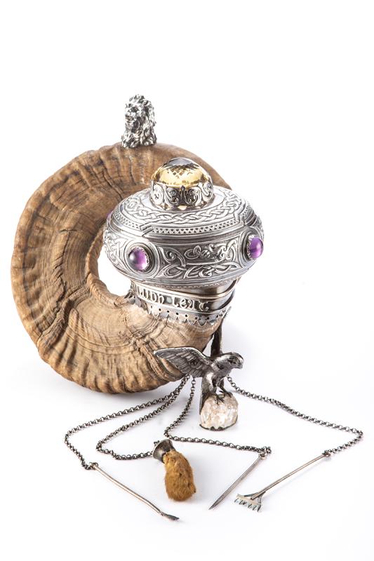 Museum quality vintage Snuff (Mull) Stand, circa 1900s, with embossed silver hinged lid cap. Cap has: Museum quality vintage Snuff (Mull) Stand, circa 1900s, with embossed silver hinged lid cap. Cap has inset amber and amethyst jewels. When cap is opened there is a silver lined area for tobacco storag