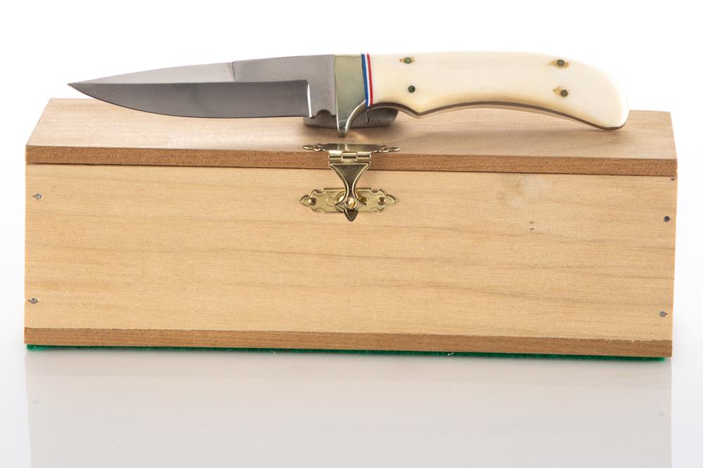 Boxed handmade Side Knife, made by Bob Connell, Texas Ranger-Retired, Company F. Knife has note that: Boxed handmade Side Knife, made by Bob Connell, Texas Ranger-Retired, Company F. Knife has note that says "For another Ranger, Brother and Friend." Made for Texas Ranger Bill Gunn. Blade is 3 5/8" wit