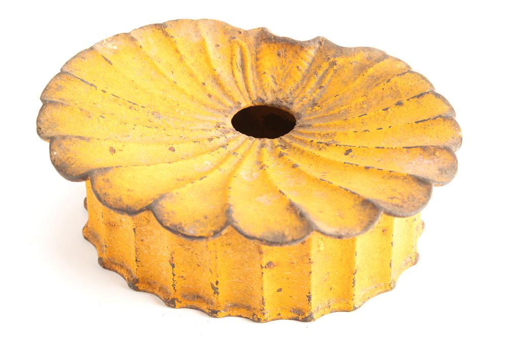 Early cast iron fluted hinged lid Spittoon with embossed shell top, retains majority of its yellow: Early cast iron fluted hinged lid Spittoon with embossed shell top, retains majority of its yellow paint, 9" diameter x 3" tall.